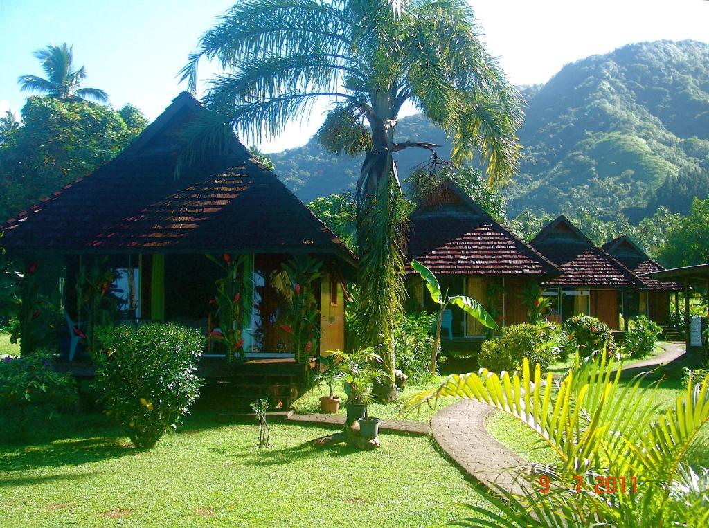 Tauhanihani Village Lodge La Vague Bleue Теахупоо Экстерьер фото